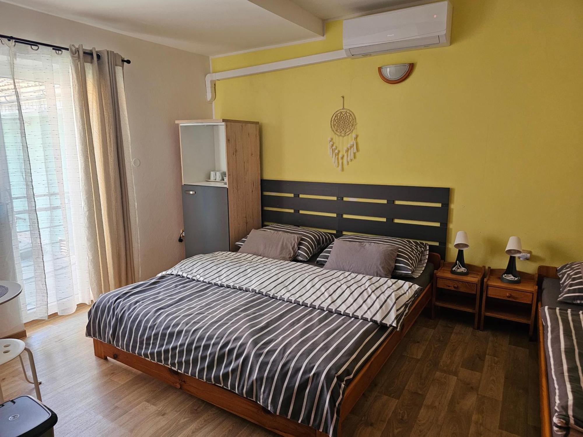 Penzion A Pizzerie Na Zalozne Kobylí Exterior foto